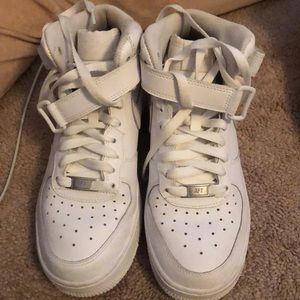 Air Force ones mid top